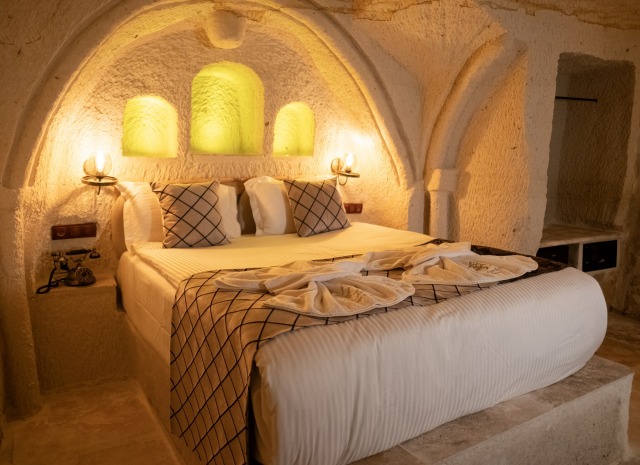 Superior Cave Room 34